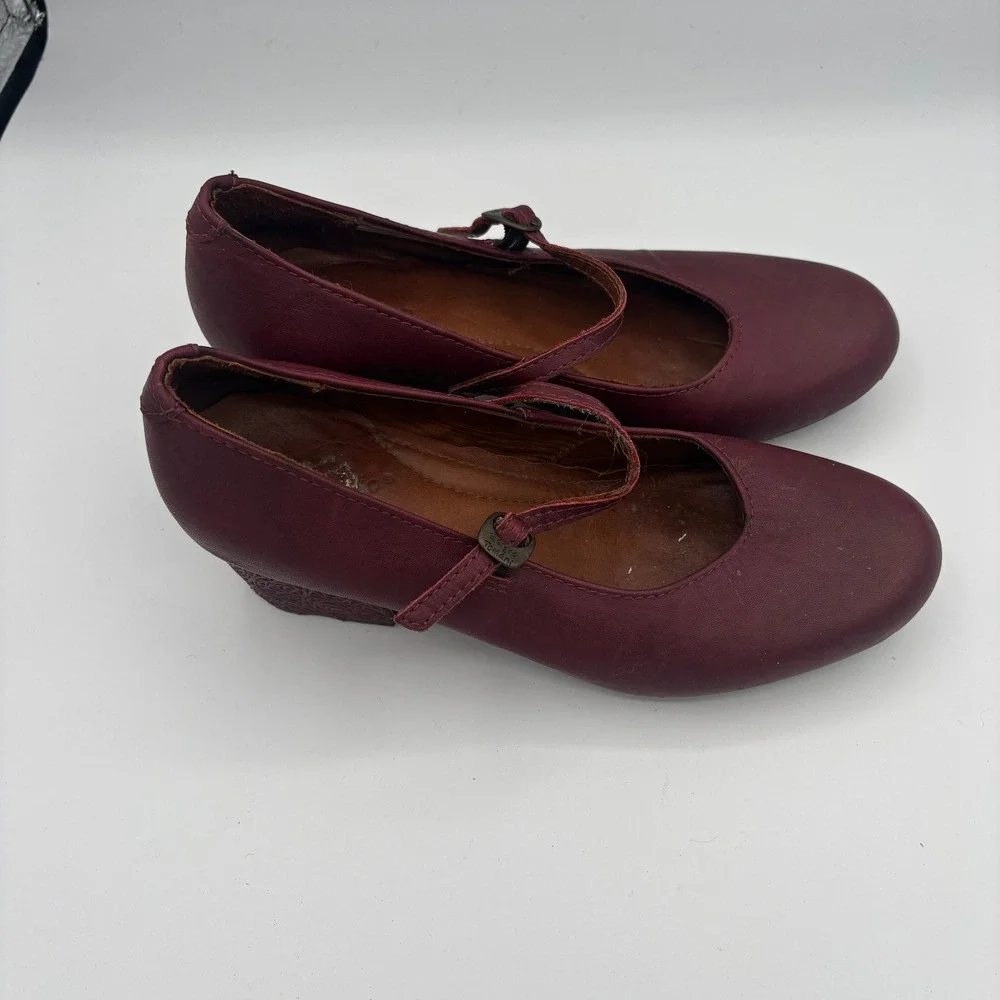Sergio Tomani Mary Jane Heels Women Sz 38 Burgundy Floral Embossed Block Heel